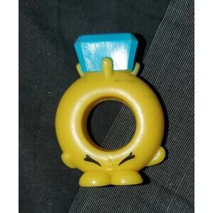 Shopkins Moose 2013 McDonald’s Happy Meal Rhonda Yellow Blue Ring Figure